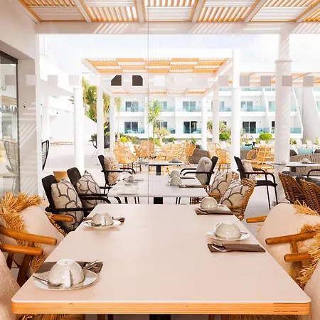 Отель Radisson Blu Resort, Lanzarote Adults Only 4*