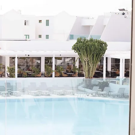Radisson Blu Resort, Lanzarote Adults Only 4* 科斯塔特吉塞