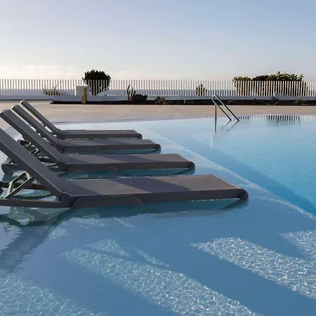 Radisson Blu Resort, Lanzarote Adults Only 4* 科斯塔特吉塞